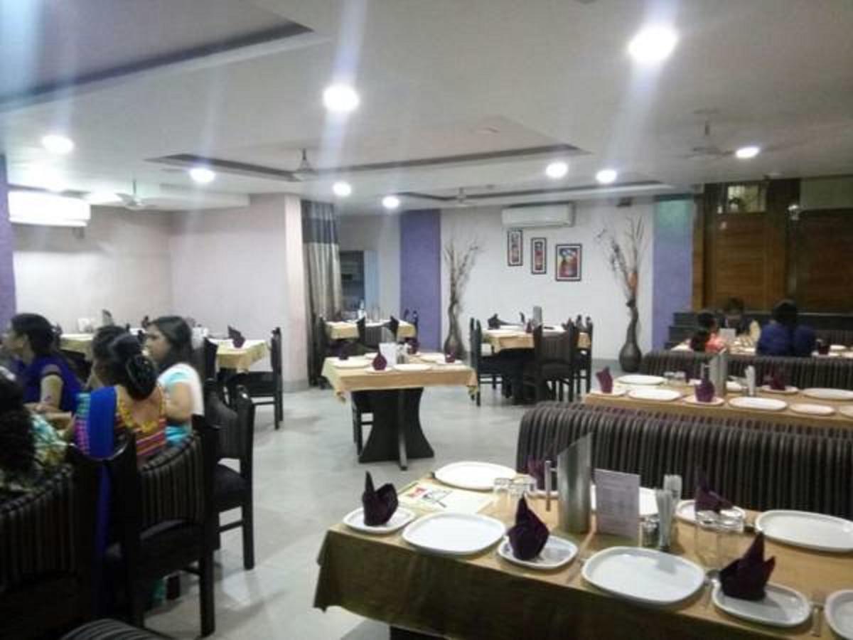 Hotel Shree Pushpak Raigarh Eksteriør bilde